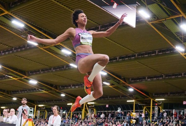 Gut beim Comeback: Malaika Mihambo. - © Bernd Thissen/dpa