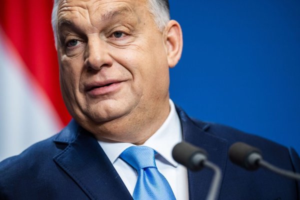 Die EU und ganz Europa wolle Krieg, moniert Orban - «außer Ungarn und dem Vatikan». - © Marton Monus/dpa