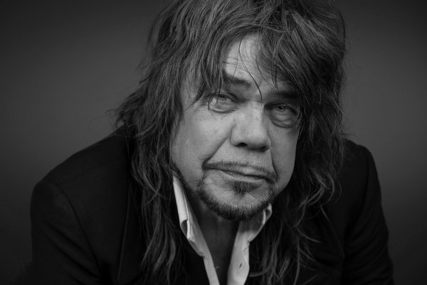 David Johansen, Sänger der einflussreichen Glam-Punk-Band New York Dolls, ist tot. - © Christopher Smith/Invision/AP/dpa