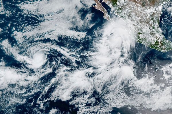 «Lorena» zieht auf die Westküste von Mexiko zu. - © Uncredited/NOAA/AP/dpa