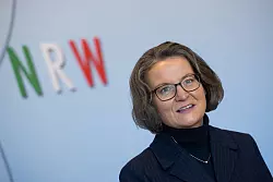 Die jetzige NRW-Bauministerin Ina Scharrenbach (CDU) wurde &uuml;ber Wochen als k&uuml;nftige Bundesministerin gehandelt. - &copy; dpa