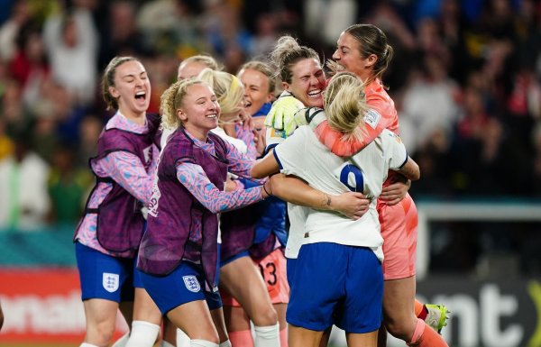 Die Engländerinnen haben bei der WM das Viertelfinale erreicht. - © Zac Goodwin/PA Wire/dpa