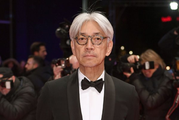 Der japanische Filmkomponist Ryuichi Sakamoto auf der Berlinale 2018. - © Britta Pedersen/dpa