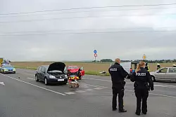 An dem roten Ford entstand ein Totalschaden. - © Katrin Kantelberg