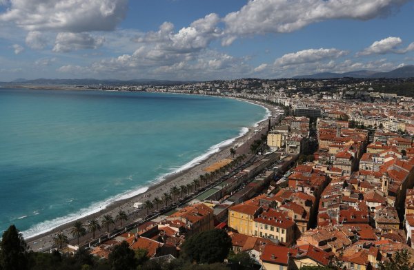 Nizza ist für große Kreuzfahrtschiffe künftig tabu (Archivbild). - © picture alliance / dpa