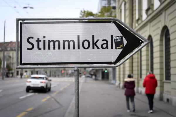 Stimmlokal - © Foto: Anthony Anex/KEYSTONE/dpa