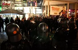 Im November 2013 traten zahlreiche Hells Angels der Gruppe Turkey Nomads am Boulevard auf und bedrängten Diskobetreiber. Das SEK nahm sich der Rocker an. - © FOTO: JENS REICHENBACH