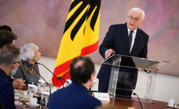 Bundespräsident Frank-Walter Steinmeier hatte Juden und Muslime, Israelis und Palästinenser ins Schloss Bellevue eingeladen. - © Bernd von Jutrczenka/dpa