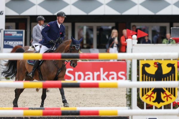 Nicht zu schlagen: Mario Stevens und Starissa - © Friso Gentsch/dpa