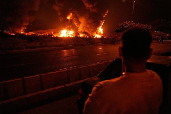 Der Krieg zwischen Israel und Iran eskaliert. - © Vahid Salemi/AP/dpa