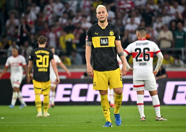 Verteidiger Niklas Süle und der BVB zeigten in Stuttgart eine miserable Vorstellung. - © Jan-Philipp Strobel/dpa