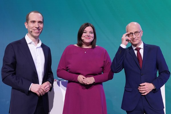 Sie treten bei der Bürgerschaftswahl als Kandidaten zum Bürgermeister an: Dennis Thering für die CDU, Katharina Fegebank für die SPD und Peter Tschentscher für die SPD. (Archivbild) - © Marcus Brandt/dpa