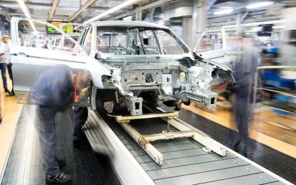 «Die Arbeitslosigkeit wird weiter steigen, die Beschäftigung nur noch stagnieren», teilte IAB-Experte Enzo Weber mit. - © Julian Stratenschulte/dpa/dpa-tmn