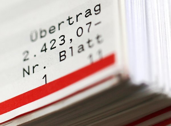 Kontoauszug - © Foto: Mascha Brichta/dpa-tmn