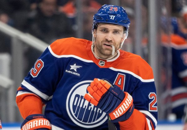 Leon Draisaitl darf im kommenden Jahr an den Winterspielen teilnehmen - und 2028 am World Cup? - © JASON FRANSON/The Canadian Press/AP/dpa