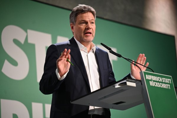 Auch die zweite Prüfung der Plagiatsvorwürfe gegen Robert Habeck durch die Universität Hamburg entlastet den Grünen-Kanzlerkandidaten. (Archivbild) - © Sarah Knorr/dpa