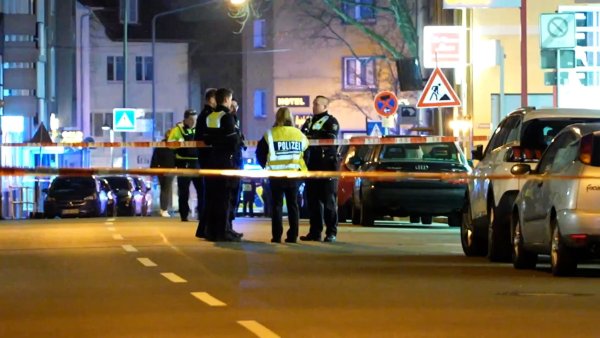 Die Polizei schoss auf den Angreifer und verletzte ihn lebensbedrohlich. - © tv7news.de/dpa