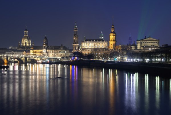 Gedenken und Widerstand - Dresden begeht 80. Jahrestag der Zerstörung der Stadt - © Robert Michael/dpa