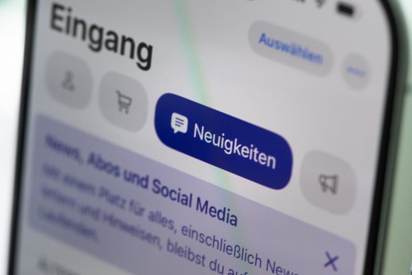 Neue Funktion bei Apple: Seit dem Update auf iOS 18.4 wird jede neu eingehende Mail in eine von vier Kategorien eingeordnet. - © Franziska Gabbert/dpa-tmn
