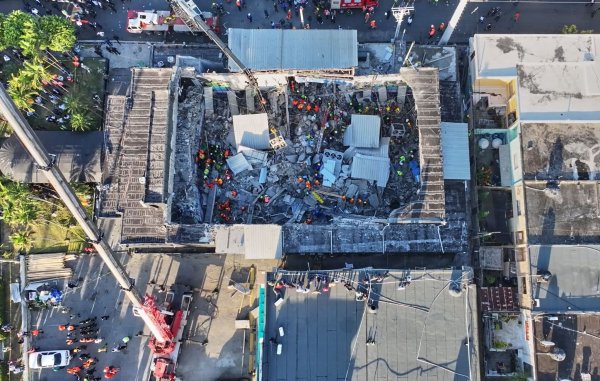 Während eines Merengue-Konzerts stürzte das Dach der Diskothek auf die Feiernden. - © Uncredited/Noticias SIN via AP/AP/dpa