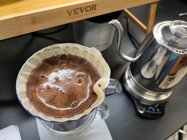 Guten, starken Kaffee brühen ist durchaus eine Kunst. - © -/Ernest Park/dpa