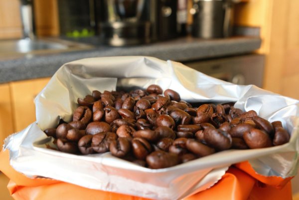 Schlechte Ernteprognosen haben die Kaffeepreise steigen lassen. - © Georg Hilgemann/dpa