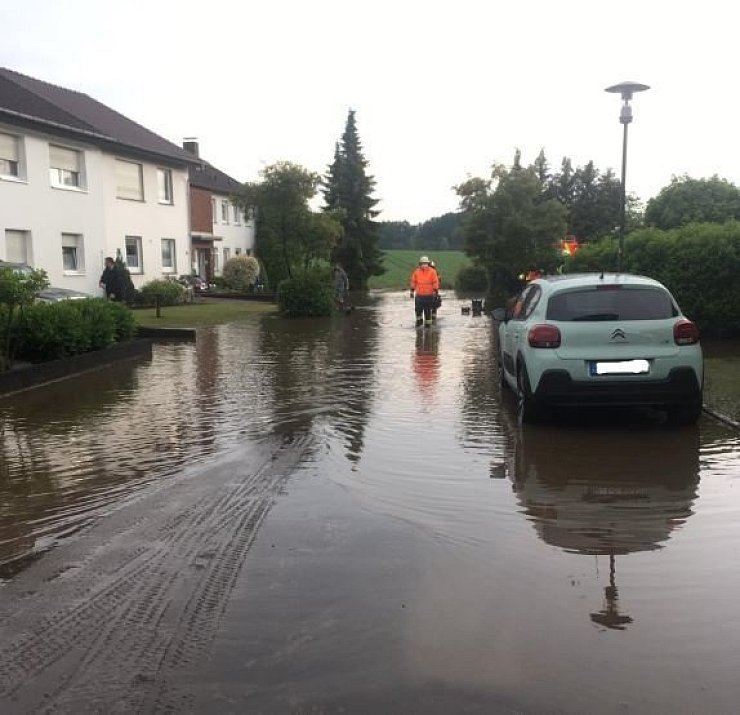 Überflutete Straßenzüge - © Feuerwehr Bad Salzuflen