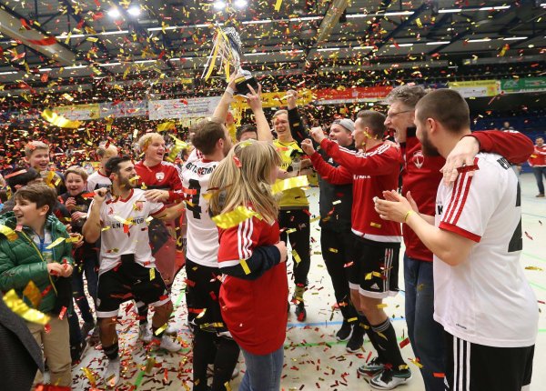 Riesen Jubel: der Post-TSV Detmold gewinnt erneut den LZ-Cup. - © Paul Cohen