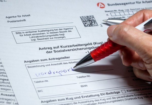 Kurzarbeitergeld beantragen - © Foto: Jens Büttner/dpa-Zentralbild/dpa-tmn