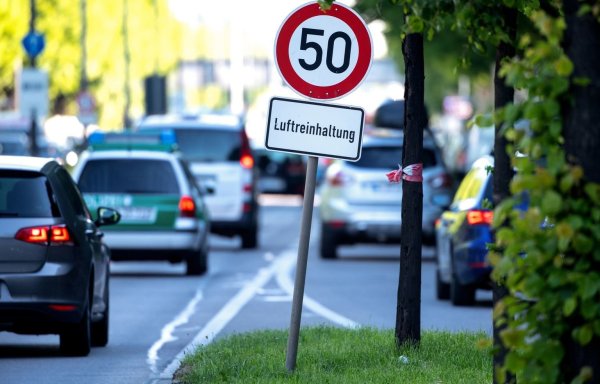 Überschreitung der Grenzwerte für Stickstoffdioxid - © Foto: Sven Hoppe/dpa