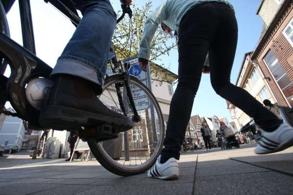 Ist Radfahren in der Fußgängerzone gefährlich? Die Diskussion wird aktuell in Bad Salzuflen kontrovers geführt. - © Vera Gerstendorf-Welle