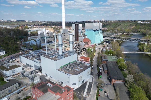 Große Energieversorger zählen zur kritischen Infrastruktur im Sinne des Gesetzes. (Archivfoto) - © Bernd Weißbrod/dpa