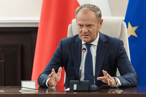 Regierungschef Tusk hat nach eigenen Angaben Hilfsangebote für die polnische Luftverteidigung bekommen. - © Chancellery of the Prime Ministe/AP/dpa