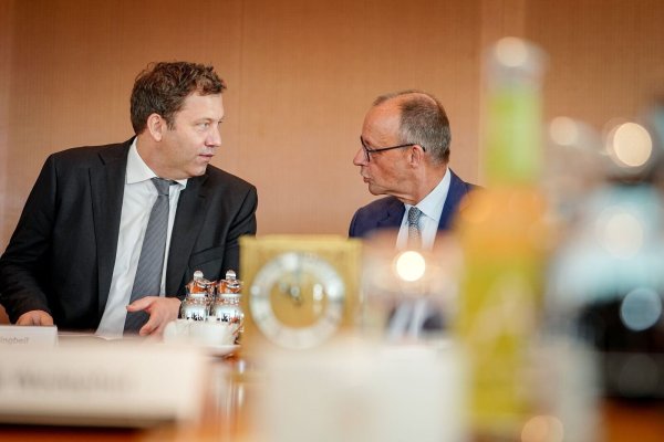 Das Kabinett hat ein Gesetz von Vizekanzler Klingbeil beschlossen. - © Kay Nietfeld/dpa