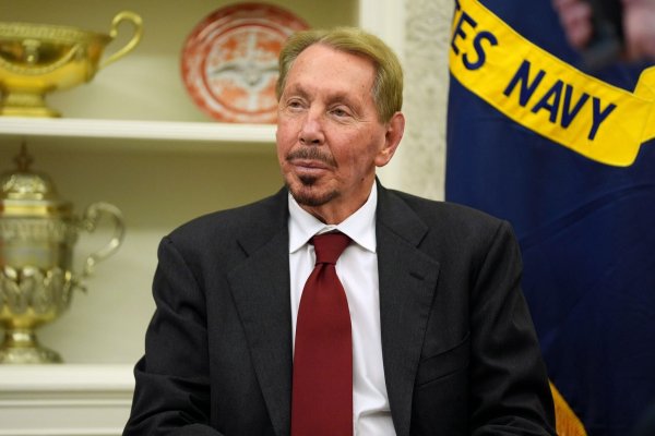Larry Ellison gründete in den 70er Jahren die Software-Firma Oracle mit. (Archivbild) - © Evan Vucci/AP/dpa