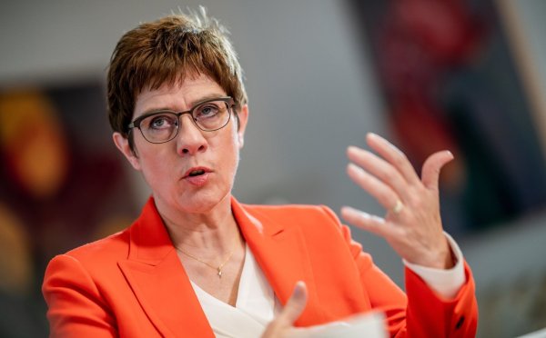 Annegret Kramp-Karrenbauer - © Foto: Michael Kappeler/dpa