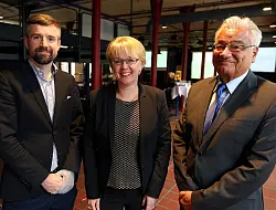 Fördern Gesundheitsmanagement: Bertolt Meyer (Uni Chemnitz, l.), Uta Walter, Bernhard Badura (Uni Bielefeld). - © Wolfgang Rudolf