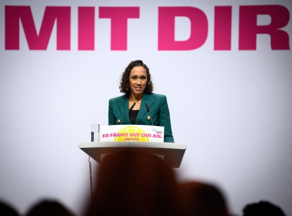 FDP-Generalsekretärin Nicole Büttner will beim Erarbeiten eines neuen Grundsatzprogrammes für die Liberalen auch KI nutzen. (Archivbild) - © Bernd von Jutrczenka/dpa