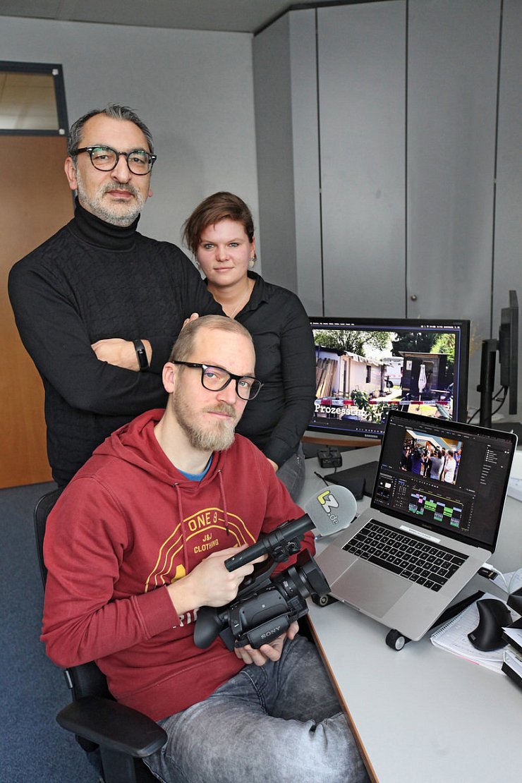 Unsere Redakteure Erol Kamisli, Janet König und Videoredakteur Jannik Stodiek haben das Verfahren mit Prozessbeteiligten aufgearbeitet.  - © Vera Gerstendorf-Welle