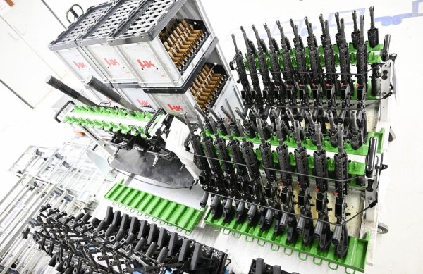 - © Bernd Weißbrod/dpa