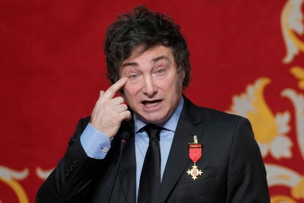 Will Argentinien mit einem radikalen Sparprogramm wieder auf Kurs bringen: Javier Milei. - © Bernat Armague/AP/dpa