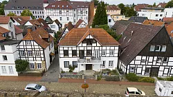 In Minden k&ouml;nnen Touristen mittelalterliches Flair in Wassern&auml;he genie&szlig;en. - &copy; picture alliance / imageBROKER