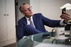 Merz habe vor "sehr schnell" zum Telefon zu greifen, um Kontakt zu Donald Trump zu suchen, sollte er Kanzler werden. - © Dominik Butzmann