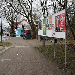 In Schlangen darf nur an den speziell dafür vorgesehenen Stellwänden plakatiert werden. - © Gemeinde Schlangen