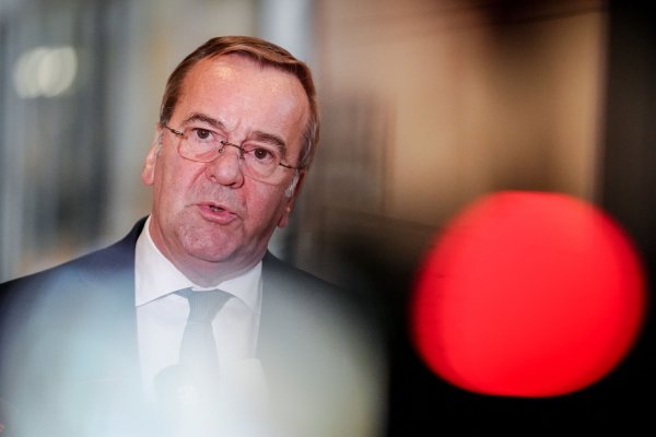 Der Verteidigungsminister kritisiert, dass zentrale Punkte seines Gesetzentwurfs geändert wurden, bevor dieser überhaupt in den Bundestag eingebracht worden ist. (Archivbild) - © Kay Nietfeld/dpa