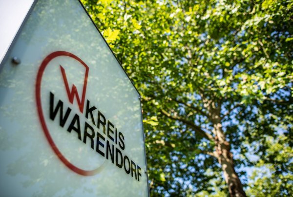 Der verurteilte IS-Unterstützer ist zur Festnahme ausgeschrieben. (Symbolbild) - © Guido Kirchner/dpa
