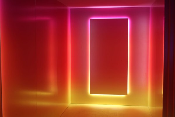 Instagram führt neue Jugendschutzrichtlinien ein, die sich an den Altersfreigaben der Filmindustrie orientieren. - © Christoph Dernbach/dpa
