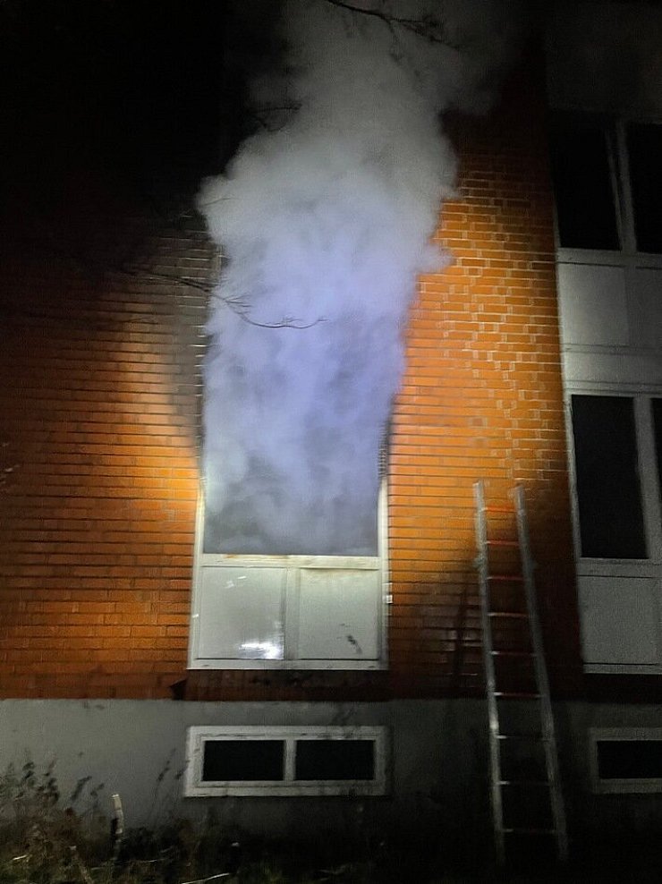 Feuer in der Lagenser Flüchtlingsunterkunft. - © Feuerwehr Lage