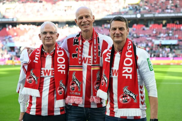 Ulf Sobek (r) will sich komplett auf den 1. FC Köln konzentrieren. (Archivbild) - © Federico Gambarini/dpa