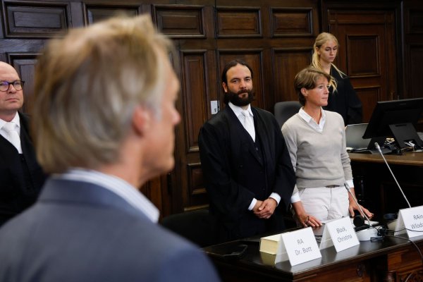 Der Verteidiger von Christina Block wies die Vorwürfe der Nebenklage zurück. - © Georg Wendt/dpa Pool/dpa
